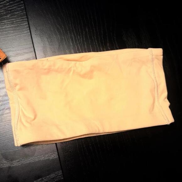 SKIMS Fits Everybody Bandeau Bra Sand XXS Strapless Seamless Top NWT - Picture 4 of 5